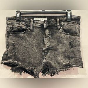 Black Jean shorts by Kancan